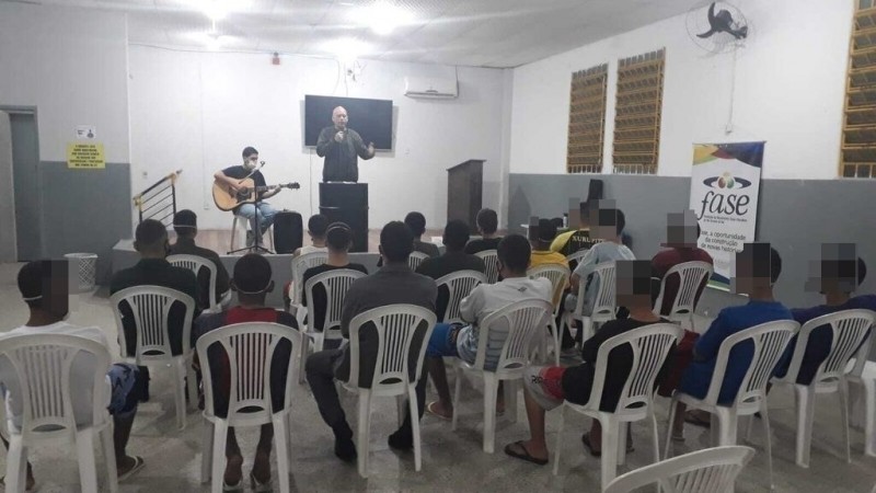 Case Pelotas em conjunto com a Igreja Bola de Neve